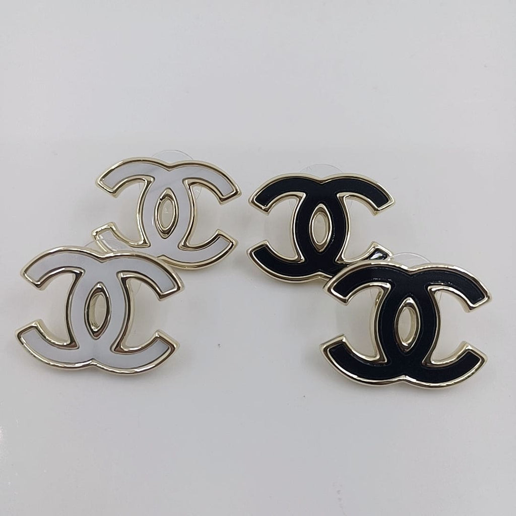 18K  Chanel Black Earrings