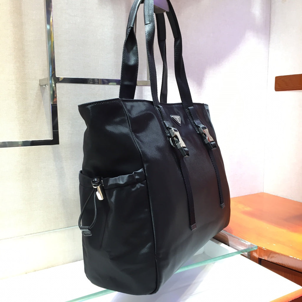 PRADA SHOPPING BAG 40 IN BLACK NYLON FABRIC