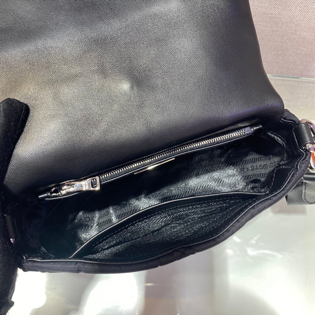 PRADA SMALL FLAP BAG 21 IN BLACK TRIANGULAR QUILTED PATTERN RE-NYLON
