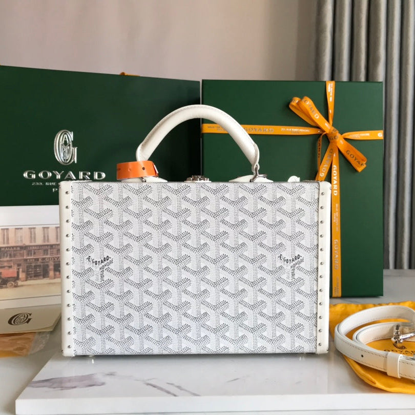 GRAND HÔTEL TRUNK BAG 24 IN WHITE GOYARDINE CANVAS AND CALFSKIN