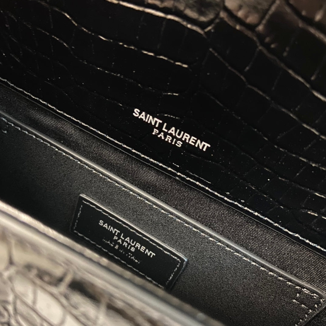 KATE TASSEL 24 CROCODILE PATTERN CALFSKIN BLACK WITH SILVER LOGO