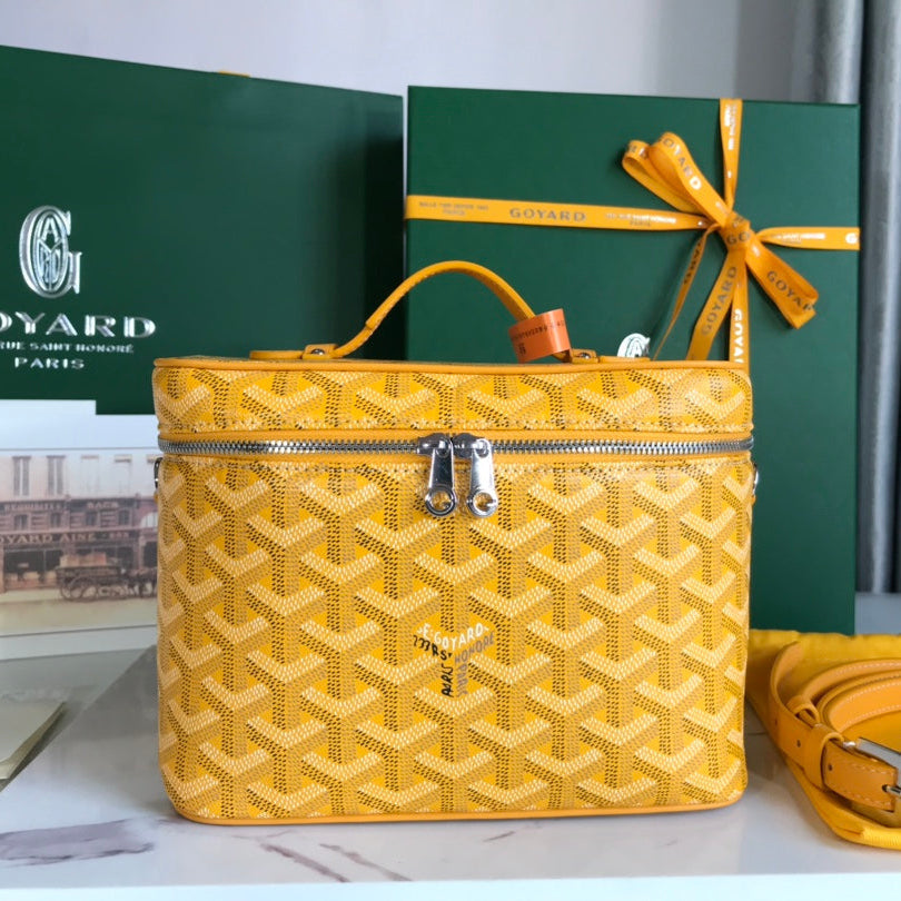 MUSE VANITY CASE 20 IN YELLOW GOYARDINE CANVAS