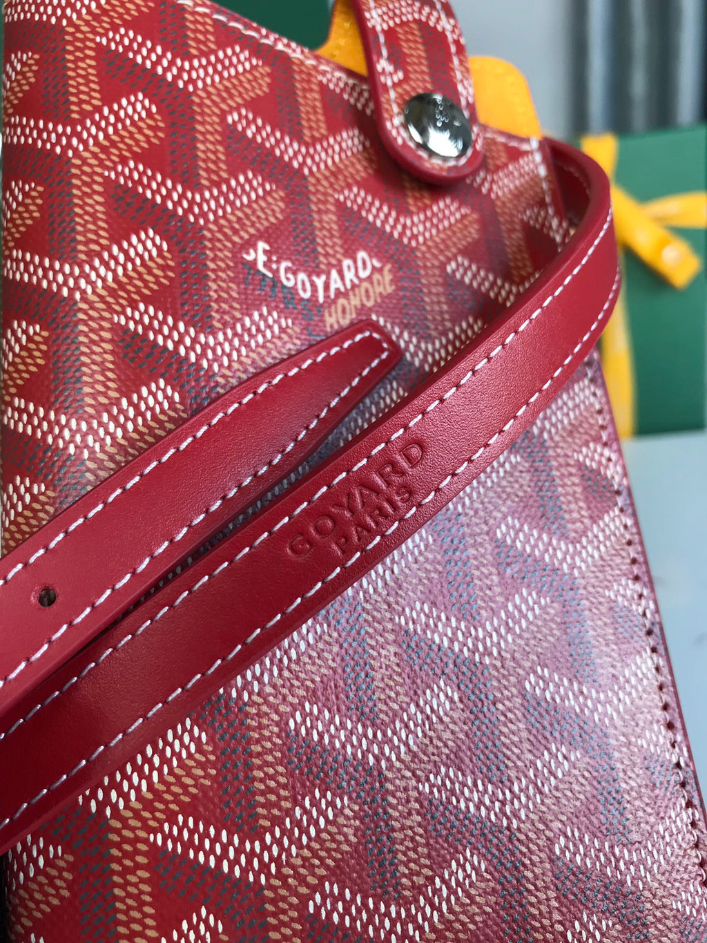 MONTMARTRE GM CASE 18 IN CLASSIC RED GOYARDINE CANVAS