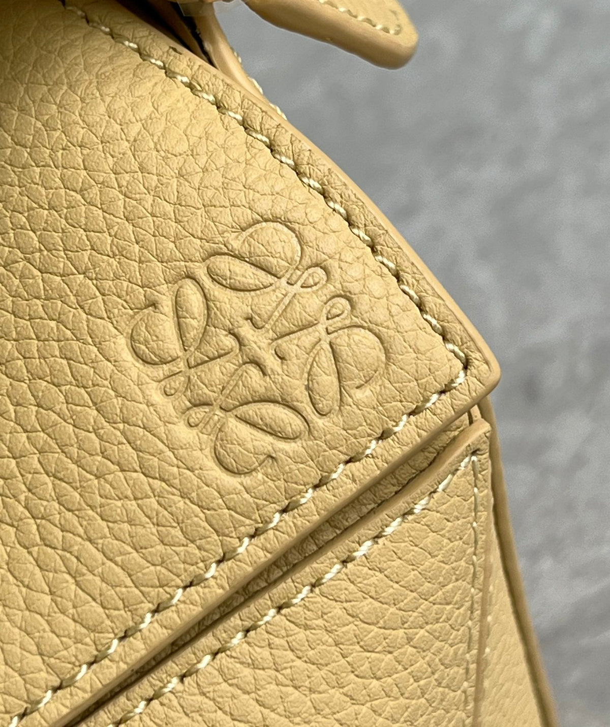 LOE MINI 18 PUZZLE BAG IN YELLOW CREAM CALFSKIN