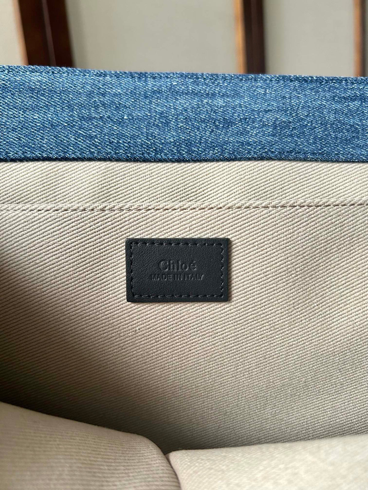 LAGRE WOODY TOTE BAG 45 IN BLUE DENIM BLACK CALFSKIN