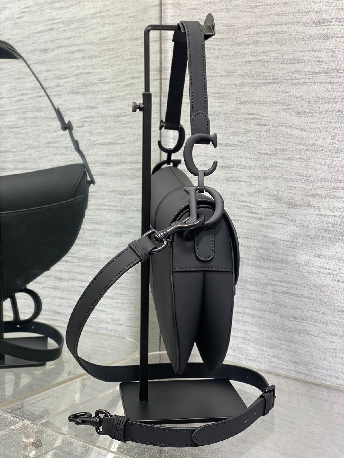 SADDLE BAG 24 IN BLACK CALFSKIN BLACK HARDWARE