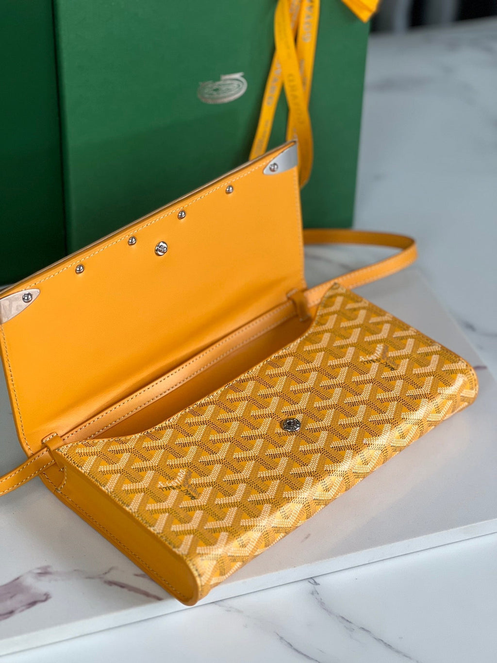MONTE-CARLO PM CLUTCH 25 IN YELLOW GOYARDINE CANVAS