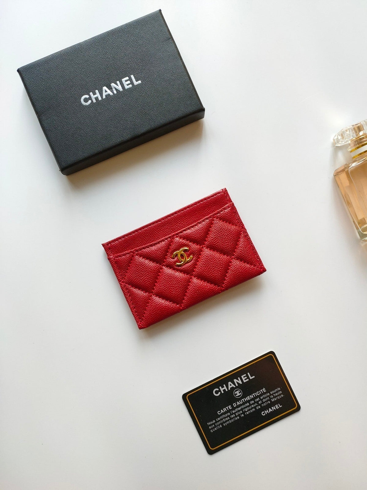 CHANEL CARD HOLDER 11.2 RED GRAINED CALFSKIN GOLD ICON