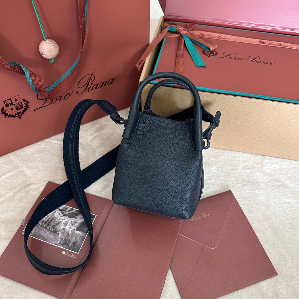MICRO BALE BAG IN DARK BLUE CALFSKIN 226599