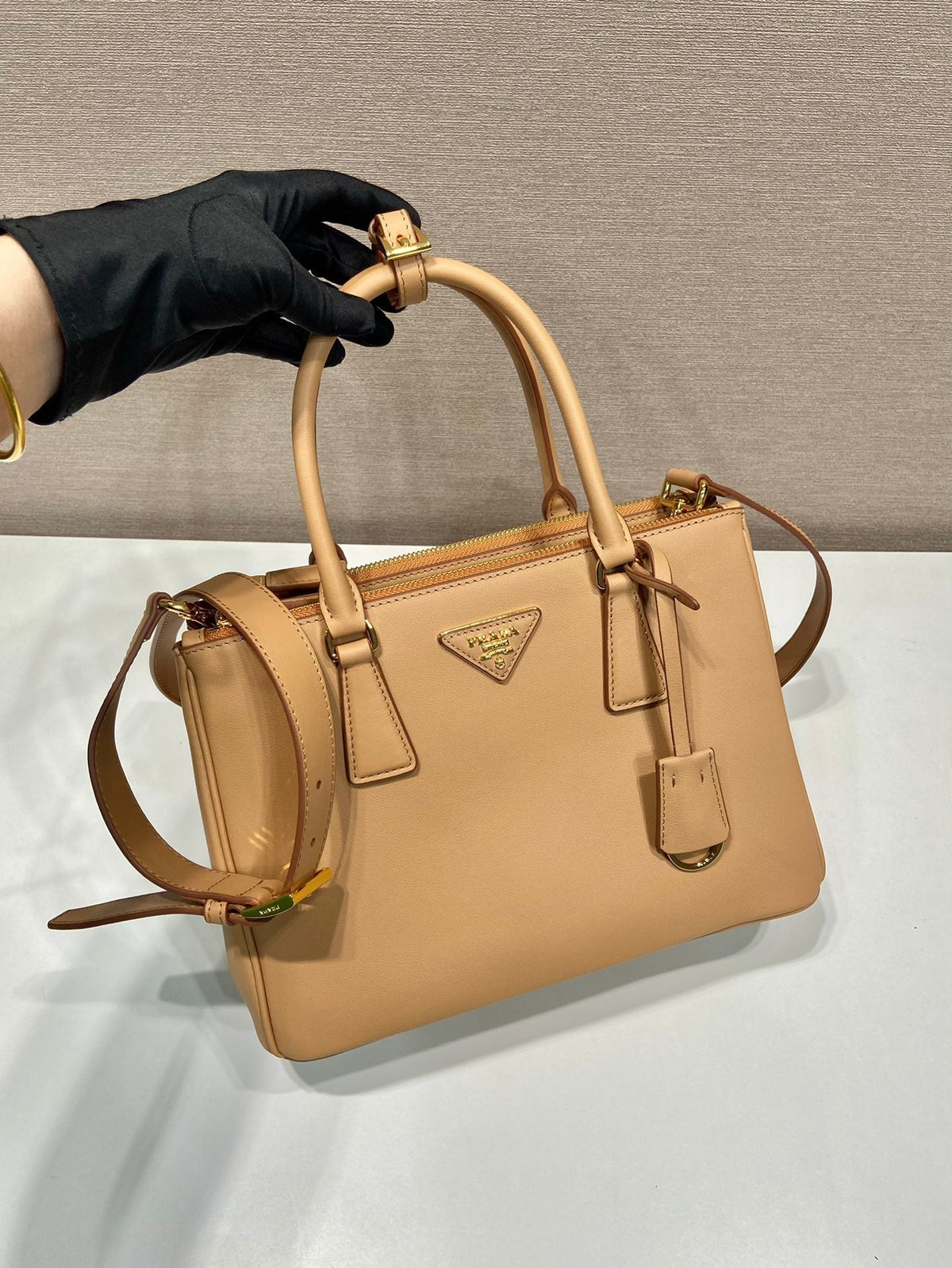 PRADA MEDIUM GALLERIA BAG 28 IN CIDER BROWN SMOOTH CALFSKIN GOLD HARDWARE