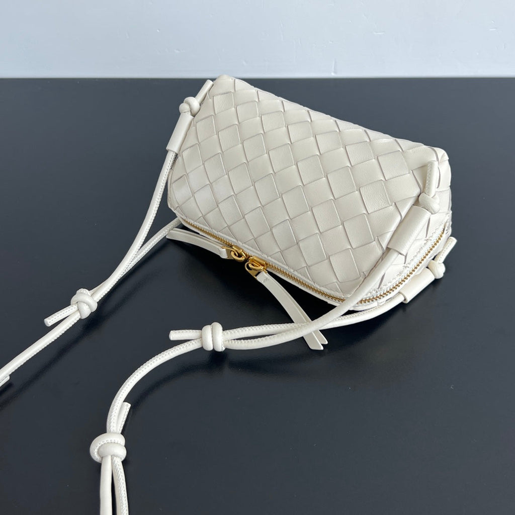 CONCERT POUCH 18 IN WHITE LAMBSKIN