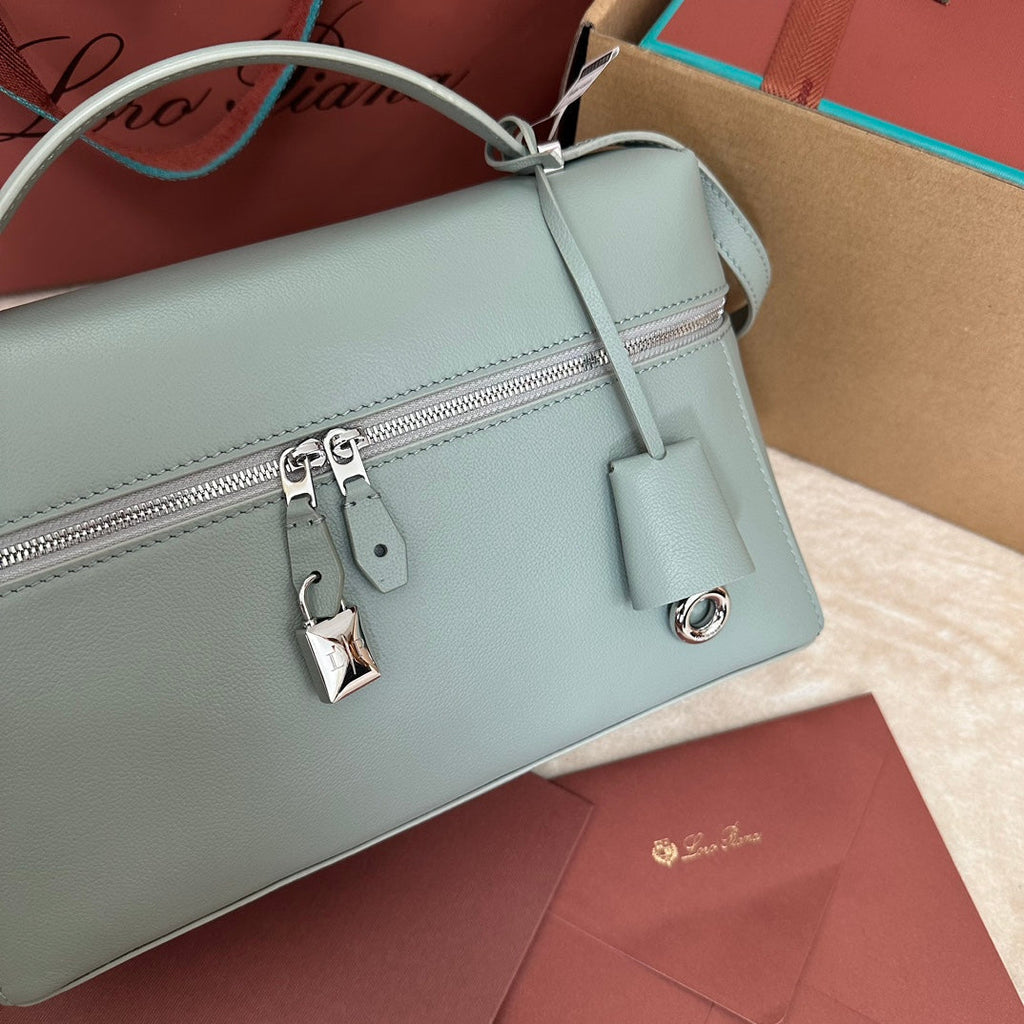 EXTRA BAG L27 IN POWDER BLUE SMOOTH CALFSKIN
