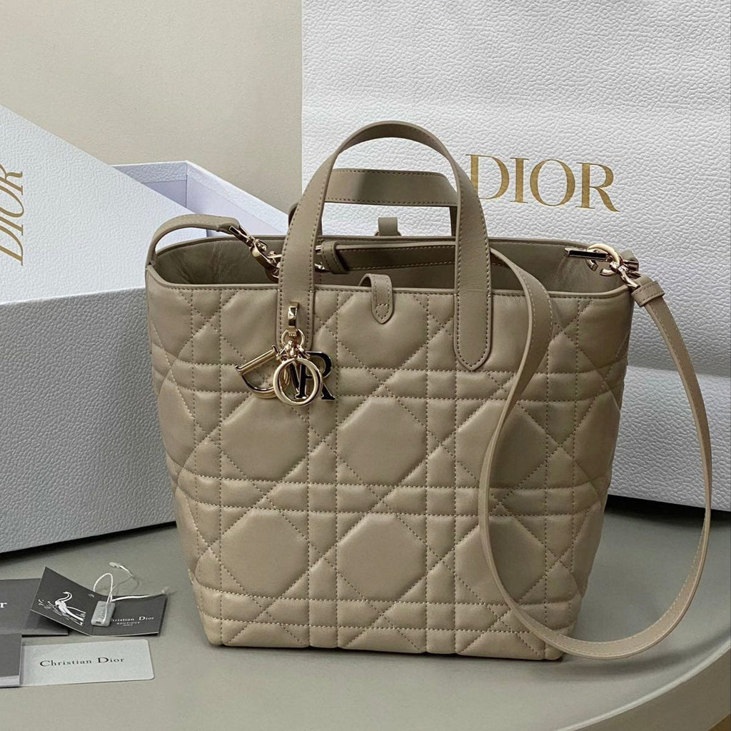 DIOR MEDIUM TOUJOURS BUCKET BAG 22 IN BEIGE CANNAGE CALFSKIN