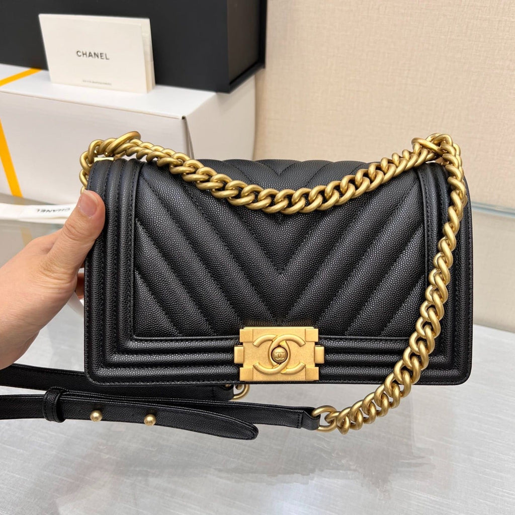 CHANEL BOY BAG MEDIUM 25 BLACK CHEVRON CAVIAR RUTHENIUM HARDWARE