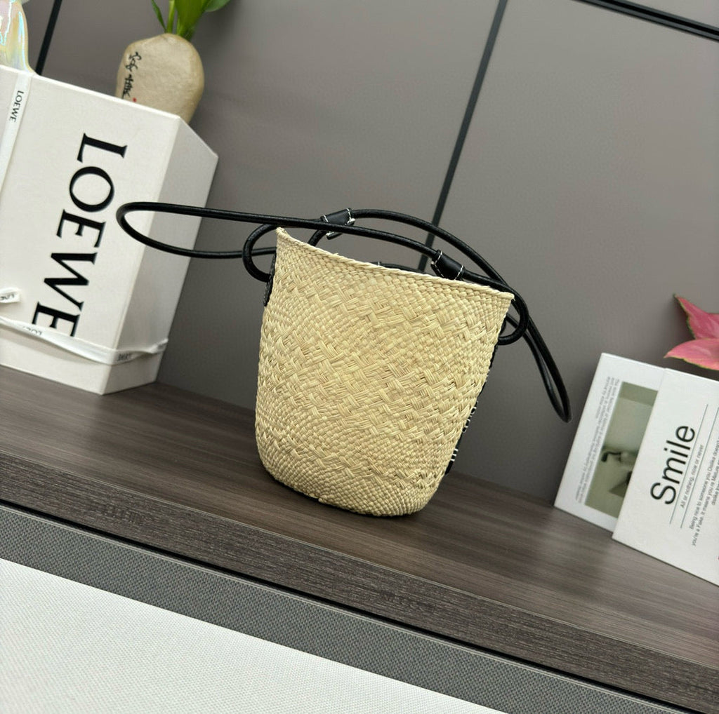LOE ANAGRAM BASKET RAFFIA BLACK
