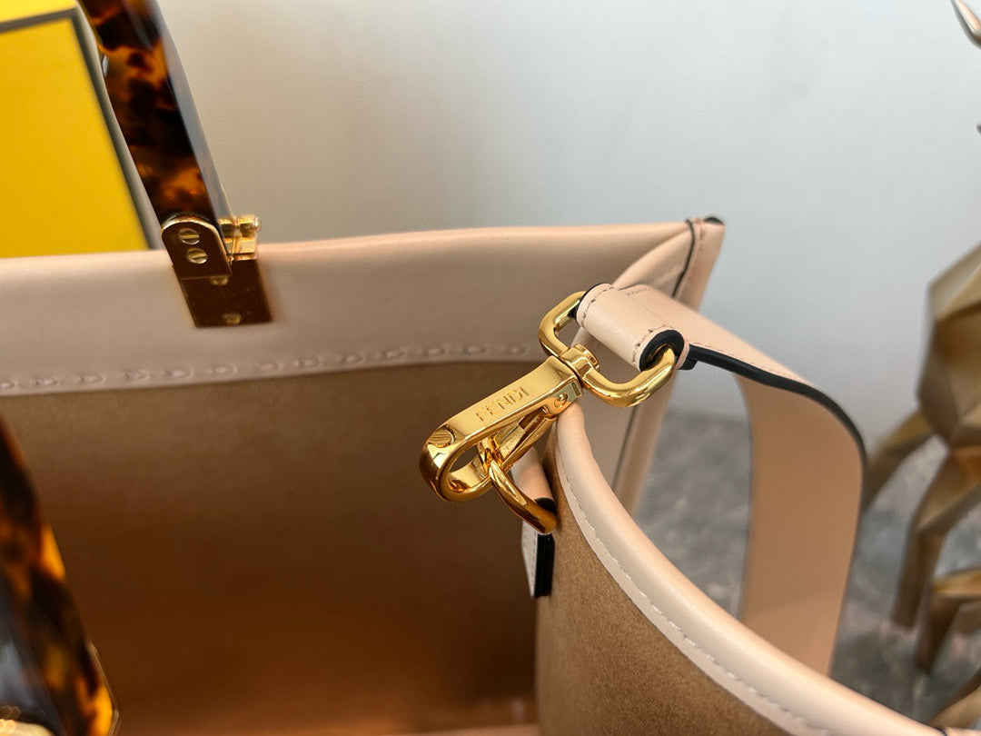 SHINE LARGE 35 TOTE IN BEIGE CREAM CALFSKIN