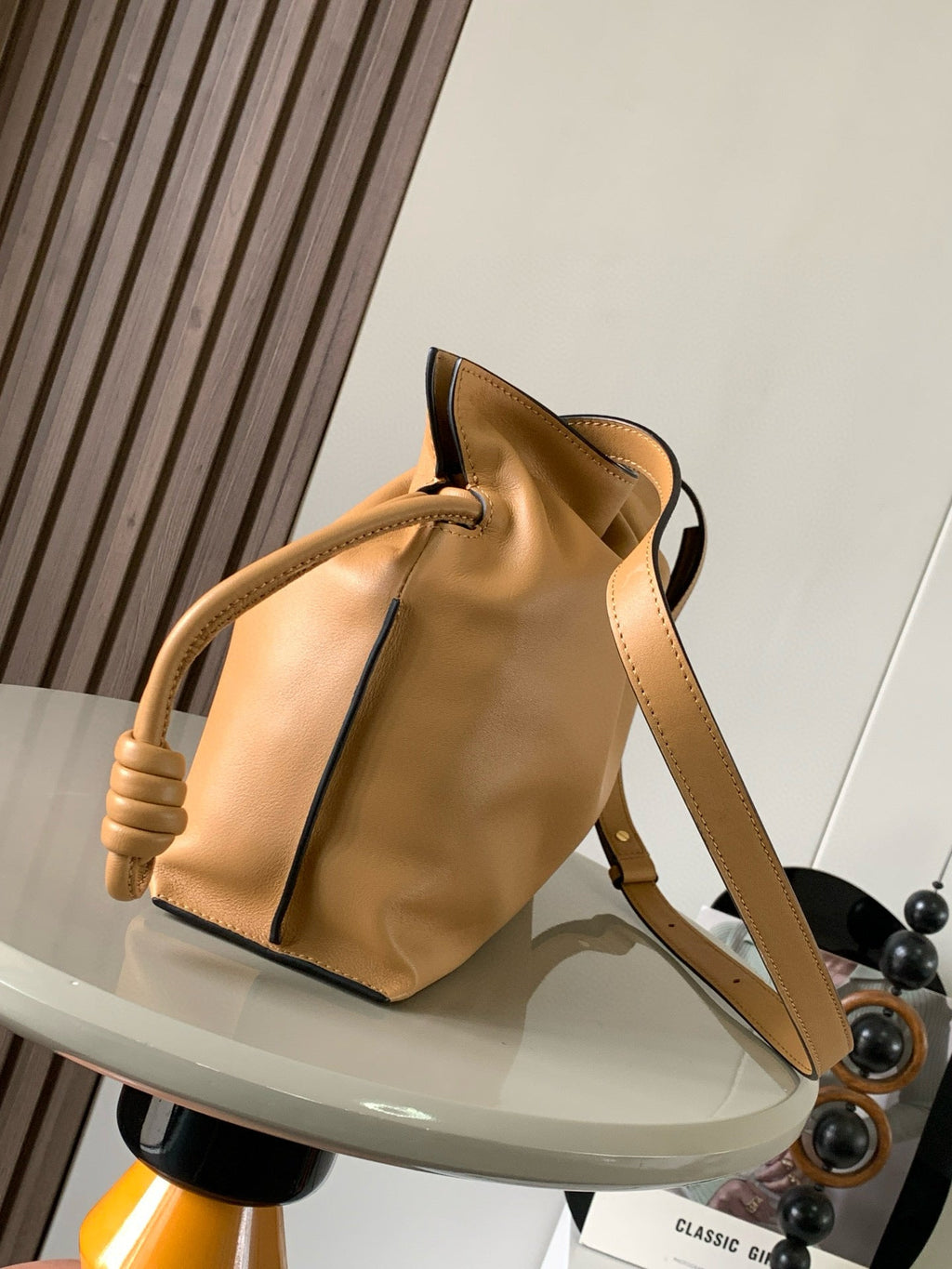 LOE MEDIUM 30 FLAMENCO KNOT IN BEIGE LAMBSKIN