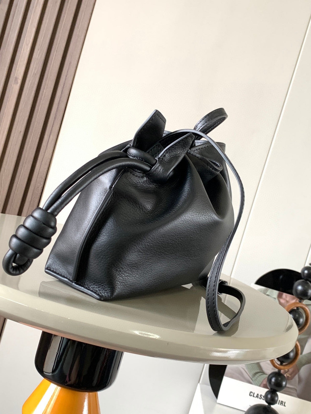 LOE MEDIUM 30 FLAMENCO KNOT IN BLACK LAMBSKIN