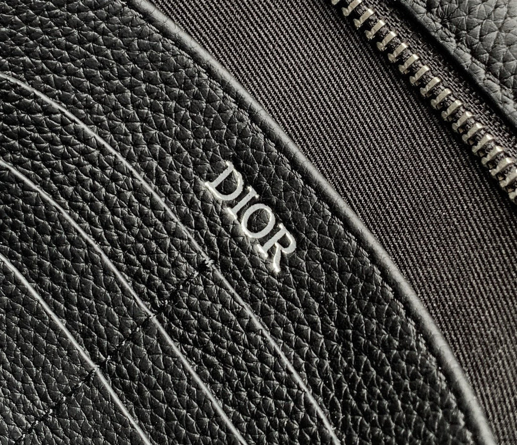 CLUTCH 27 BAG IN BLACK CALFSKIN EMBOSSED LOGO