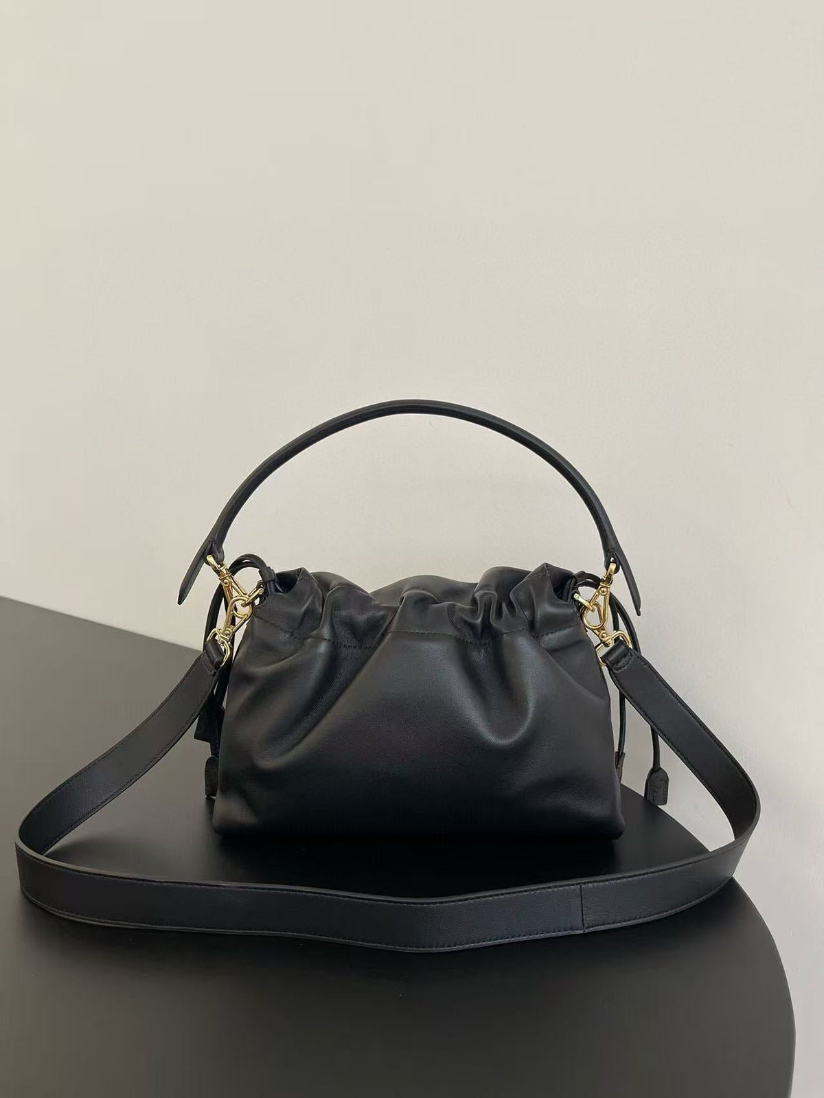 FF MAMMA BAGUETTE 16 IN BLACK CALFSKIN