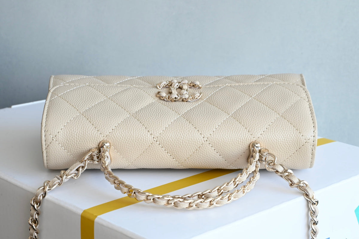 CHANEL 25S KELLY 18 CM IN BEIGE LAMBSKIN