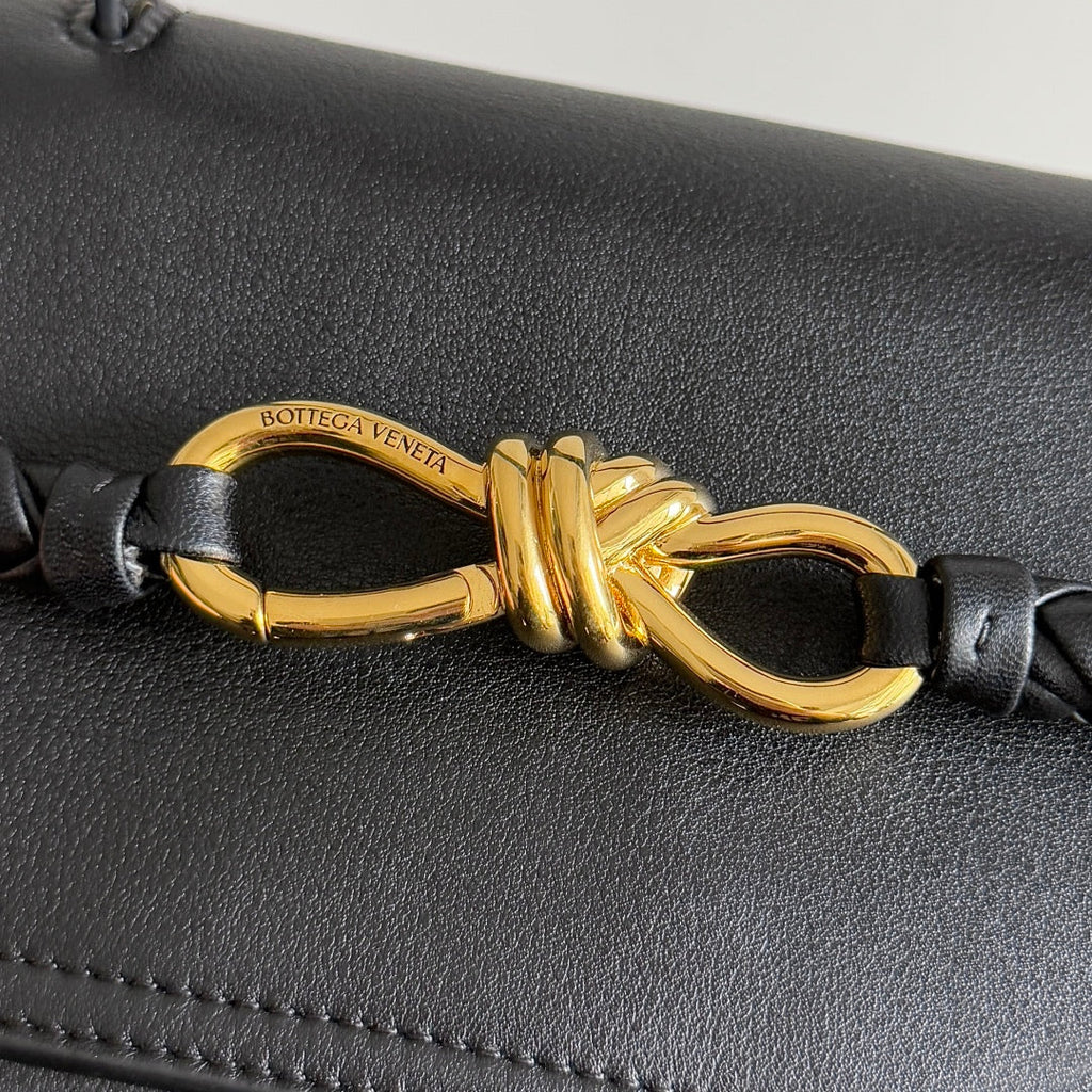MEDIUM CIAO CIAO 34 IN BLACK CALFSKIN