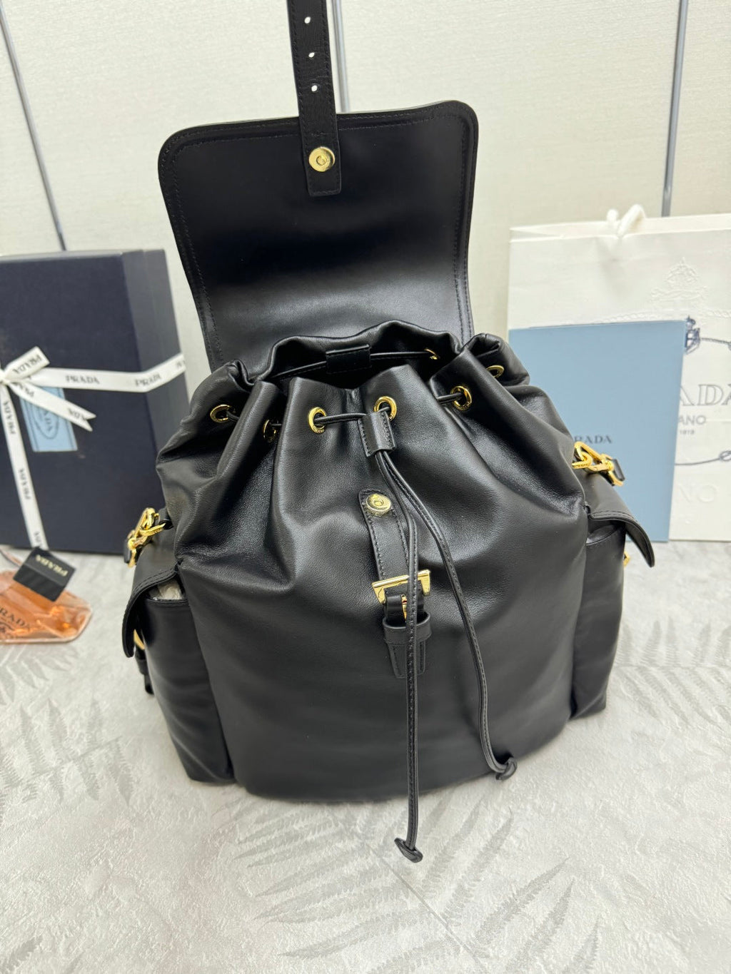 PRADA 25S EXPLORE MEDIUM BACKPACK 29 IN BLACK CALFSKIN GOLD HARDWRE
