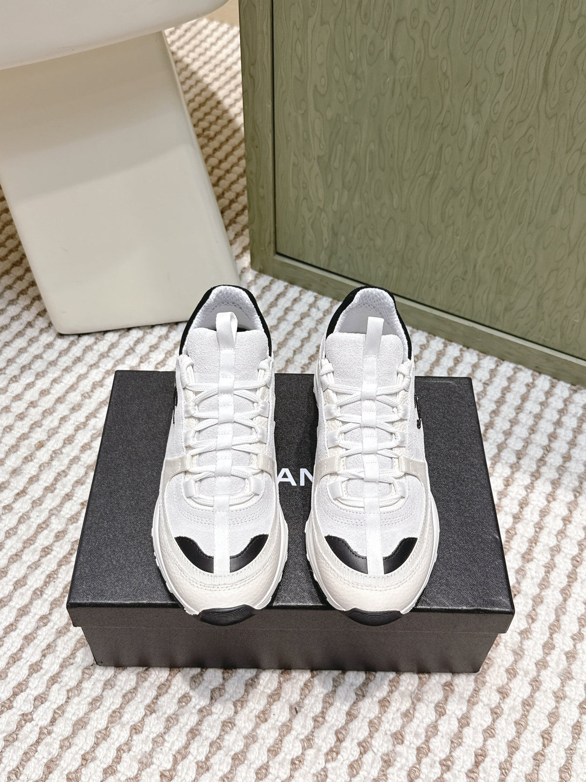 CHANEL 25S LUXURY SNEAKERS IN WHITE CALFSKIN AND SUEDE