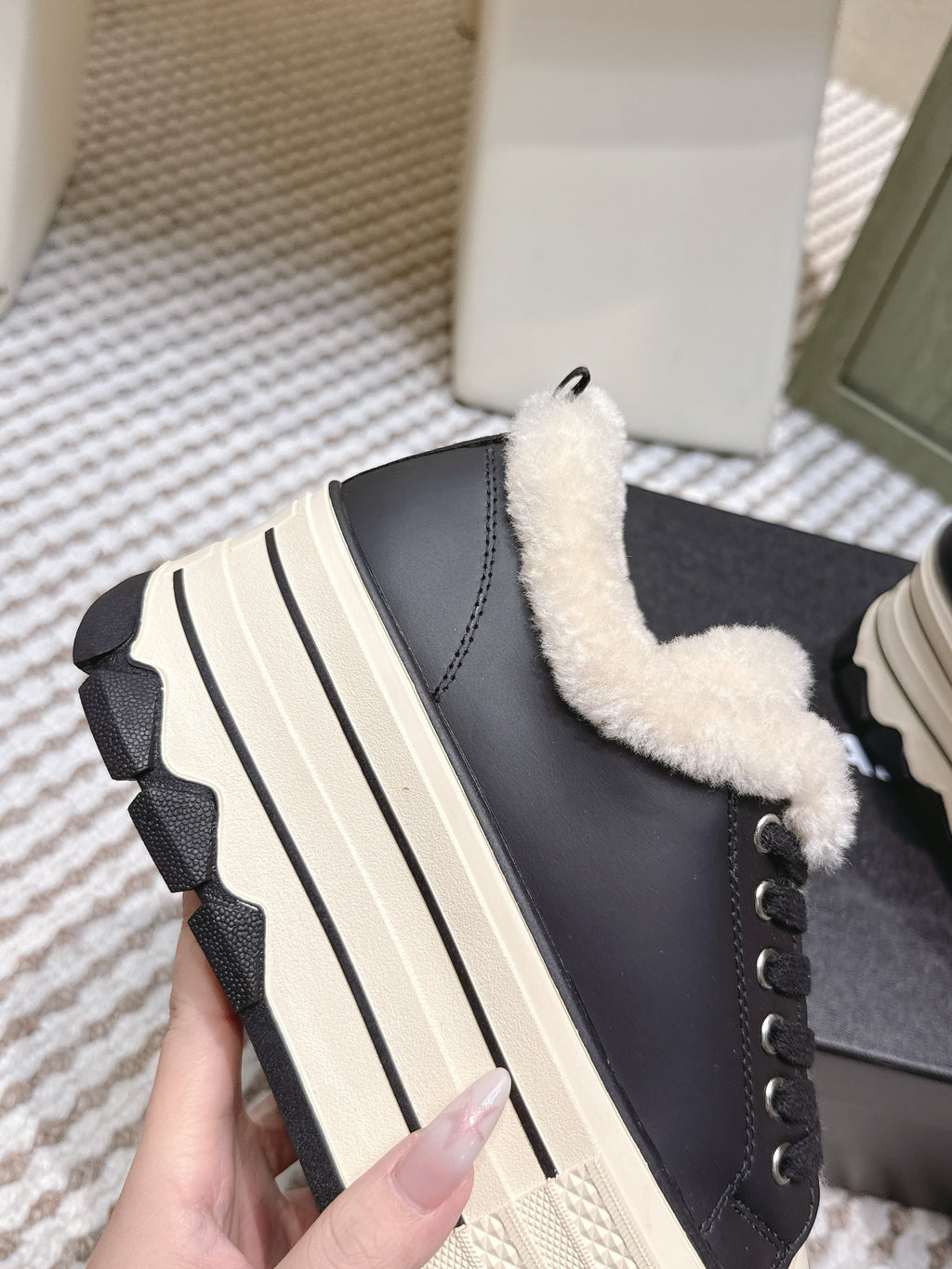 CHANEL 25S THICK-SOLE SNEAKERS 60MM IN BLACK AND BEIGE CALFSKIN WITH FUR LINING