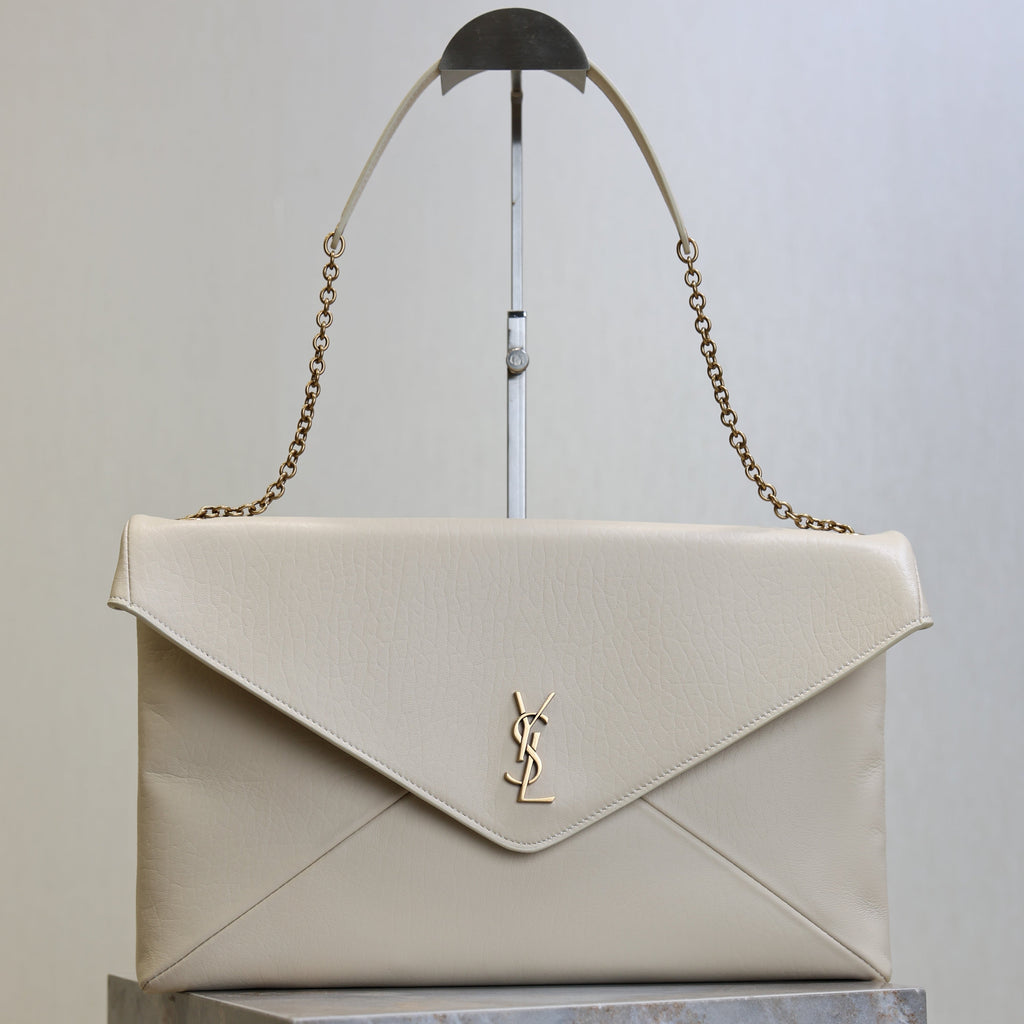 YSL 25S CASSANDRE ENVELOPE MESSENGER 35 IN BLANC VINTAGE LAMBSKIN GOLD HARDWARE