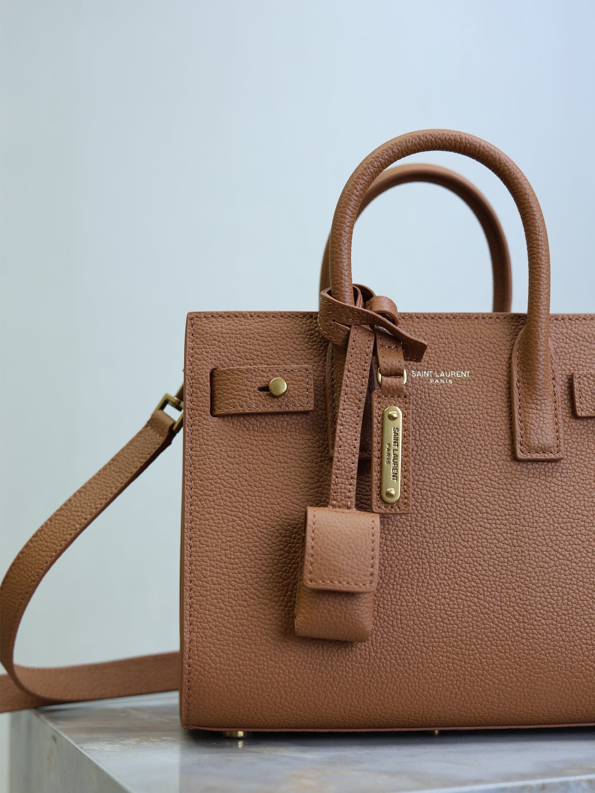 YSL 25S SAC DE JOUR MM 26 IN CHESTNUT BROWN SUPPLE GRAINED CALFSKIN