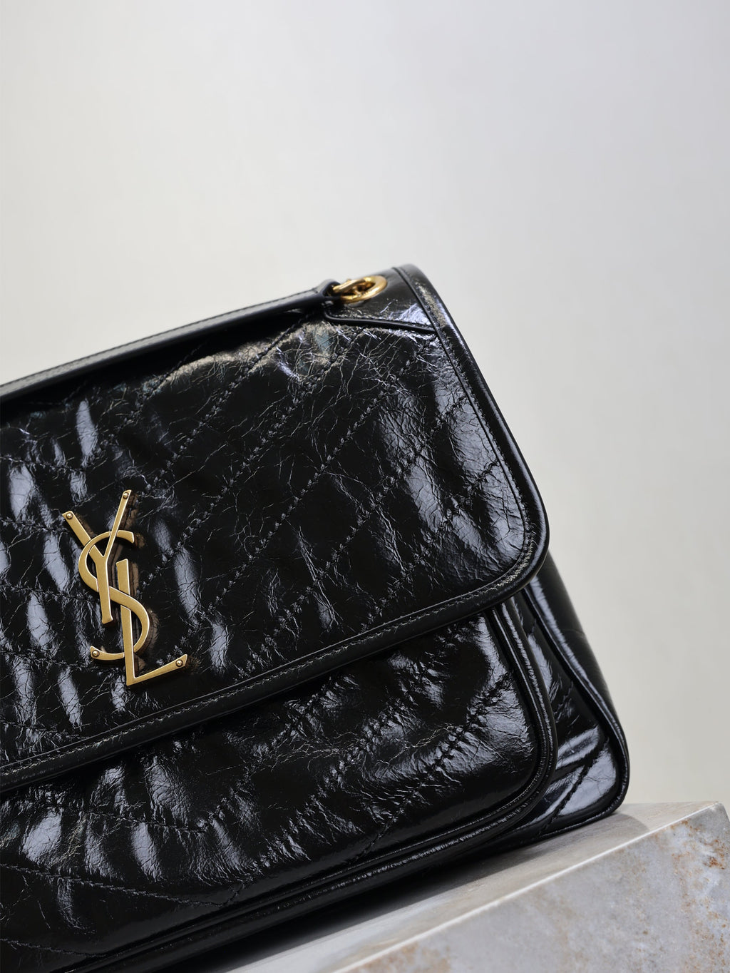 YSL 25S NIKI GM BAG 32 IN BLACK GLOSSY CALFSKIN GOLD HARDWRE