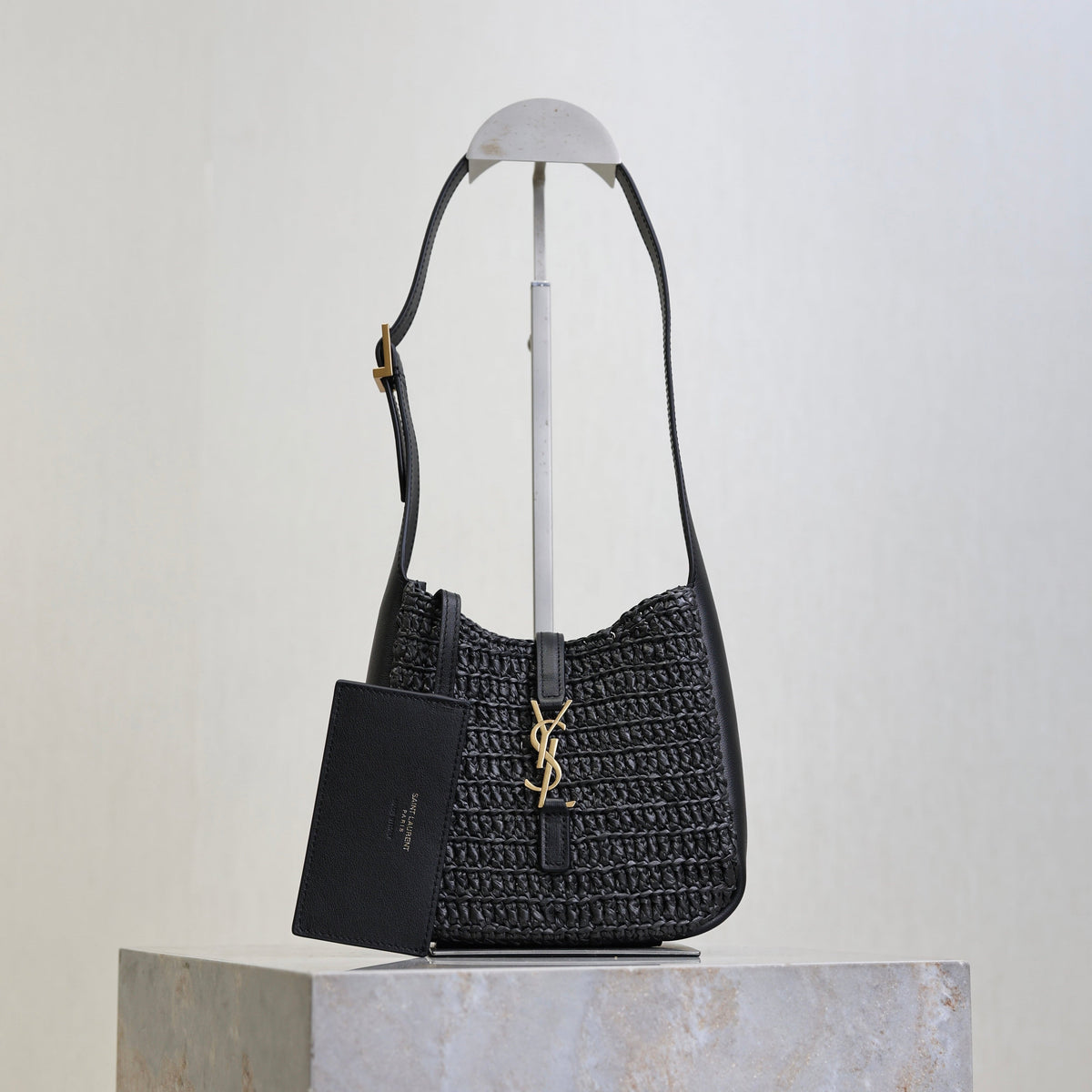 YSL 25S LE 5 À 7 SUPPLE SMALL 16 IN BLACK RAFFIA AND LEATHER GOLD HARDWARE