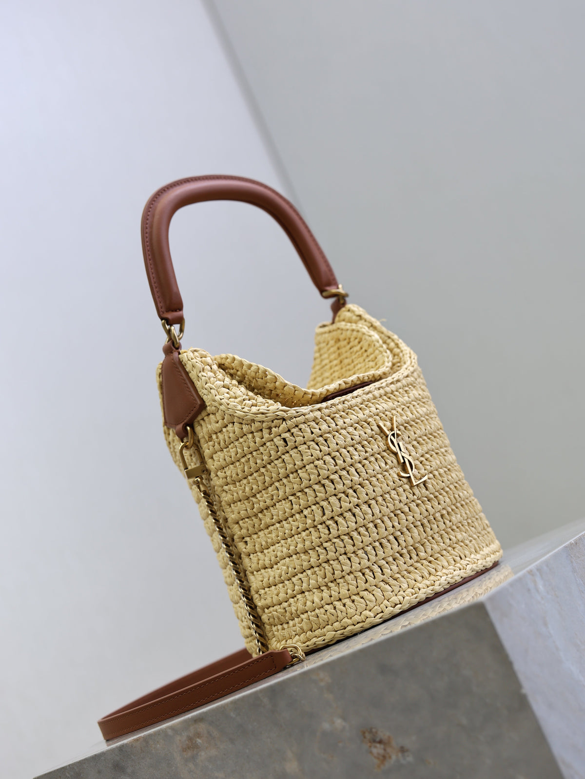 YSL 25S GABY BUCKET BAG 19 IN RAFFIA AND CALFSKIN GOLD HARDWRE