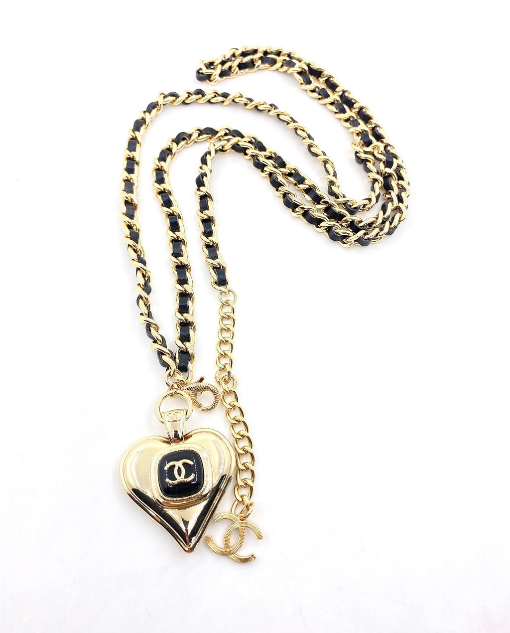 18K  Chanel Heart Pendant Necklace