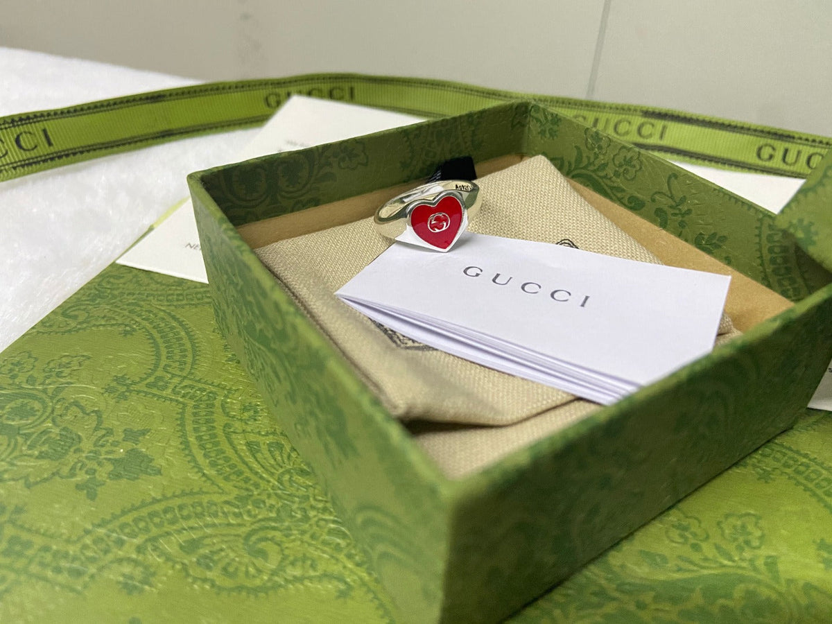 Double Gucci Interlocking Gucci Red Enamel Heart Ring