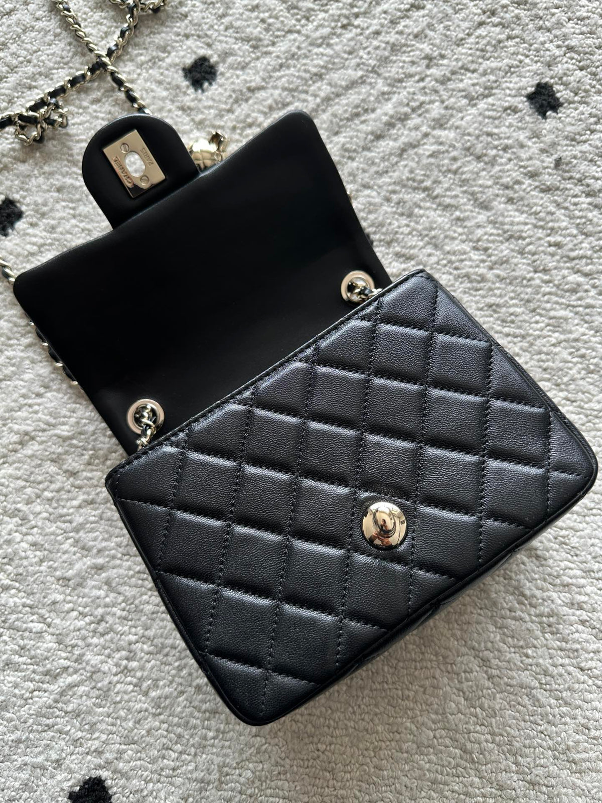CHANEL 25S CLASSIC FLAP BAG MINI 18 IN BLACK LAMBSKIN WITH GOLD HARDWARE
