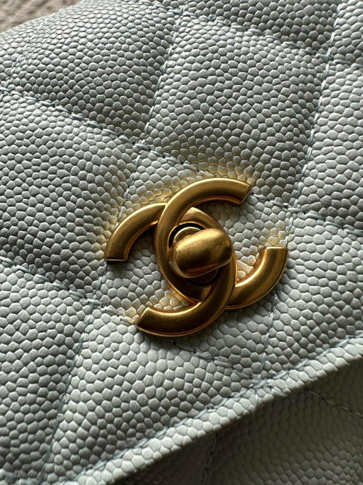 CHANEL 25S CLASSIC WALLET ON CHAIN 19 IN MINT GREEN PASTEL LAMBSKIN WITH GOLD HARDWARE
