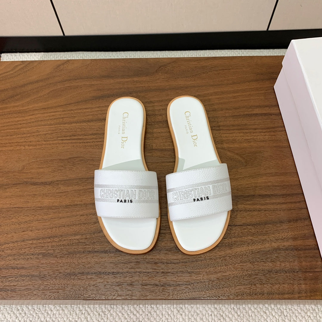 DIOR 25S DWAY SLIDE IN WHITE CALFSKIN
