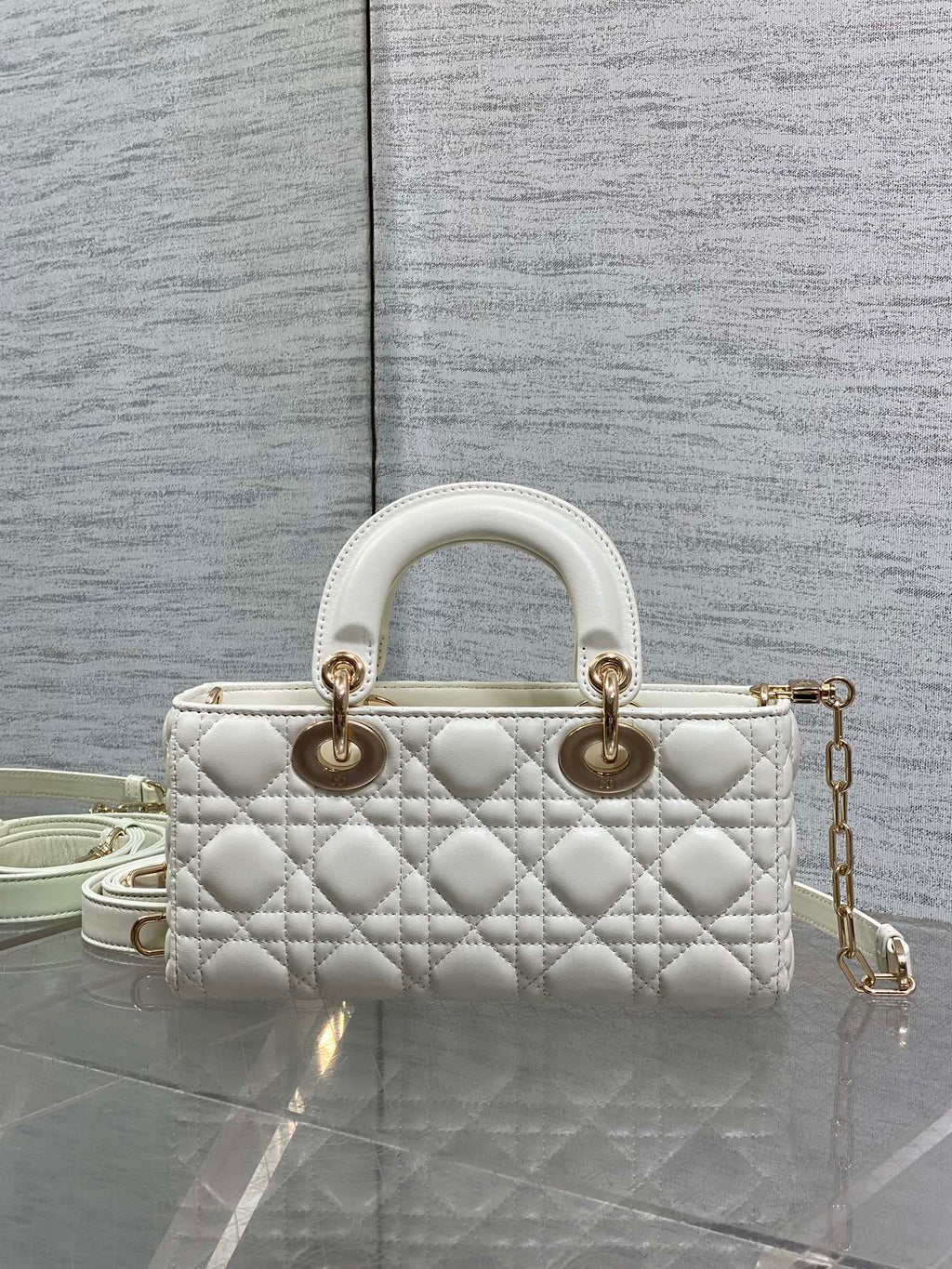 DIOR 25S SMALL LADY D‑JOY BAG 22 IN IVORY CALFSKIN GOLD HARDWRE
