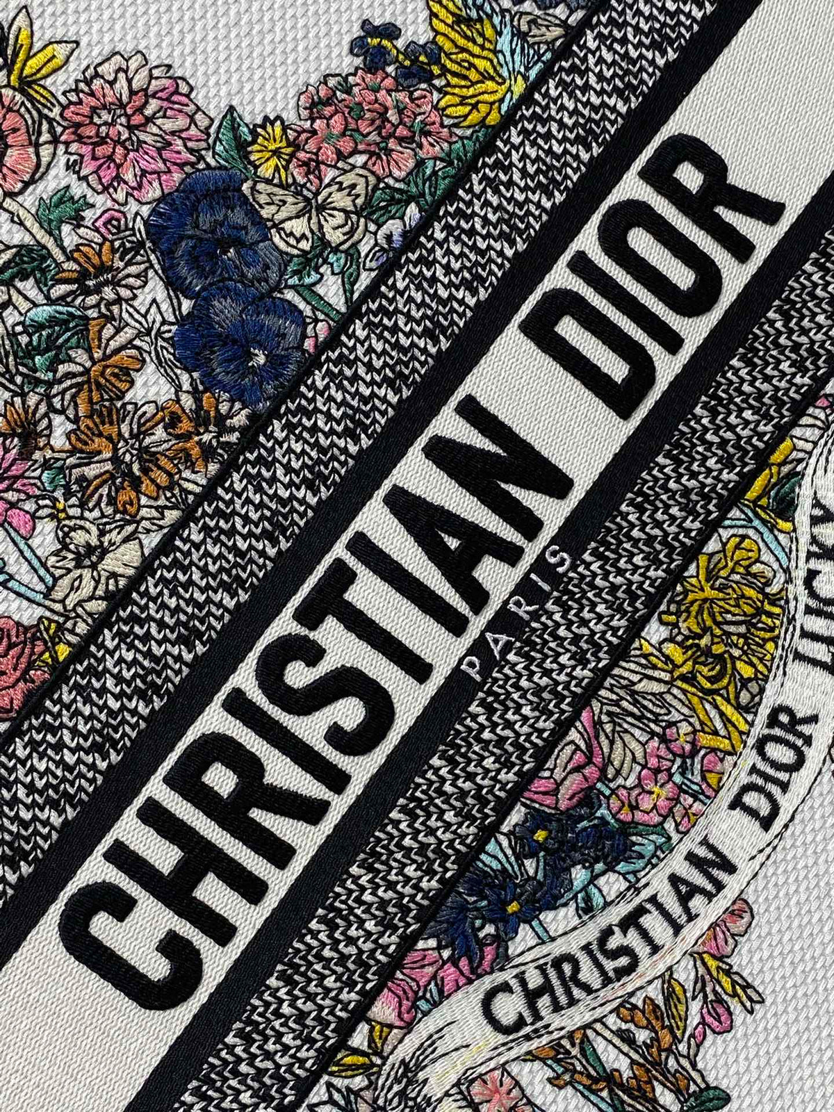 DIOR 25S LUCKY LARGE DIOR BOOK TOTE 42 IN WHITE MULTICOLOR DIOR STAR EMBROIDERY