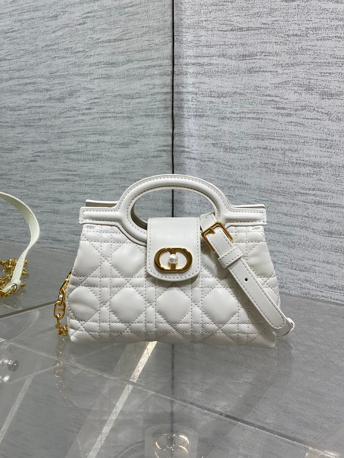 DIOR 25S JOLIE TOP HANDLE MINI BAG 18 IN WHITE CALFSKIN GOLD HARDWRE