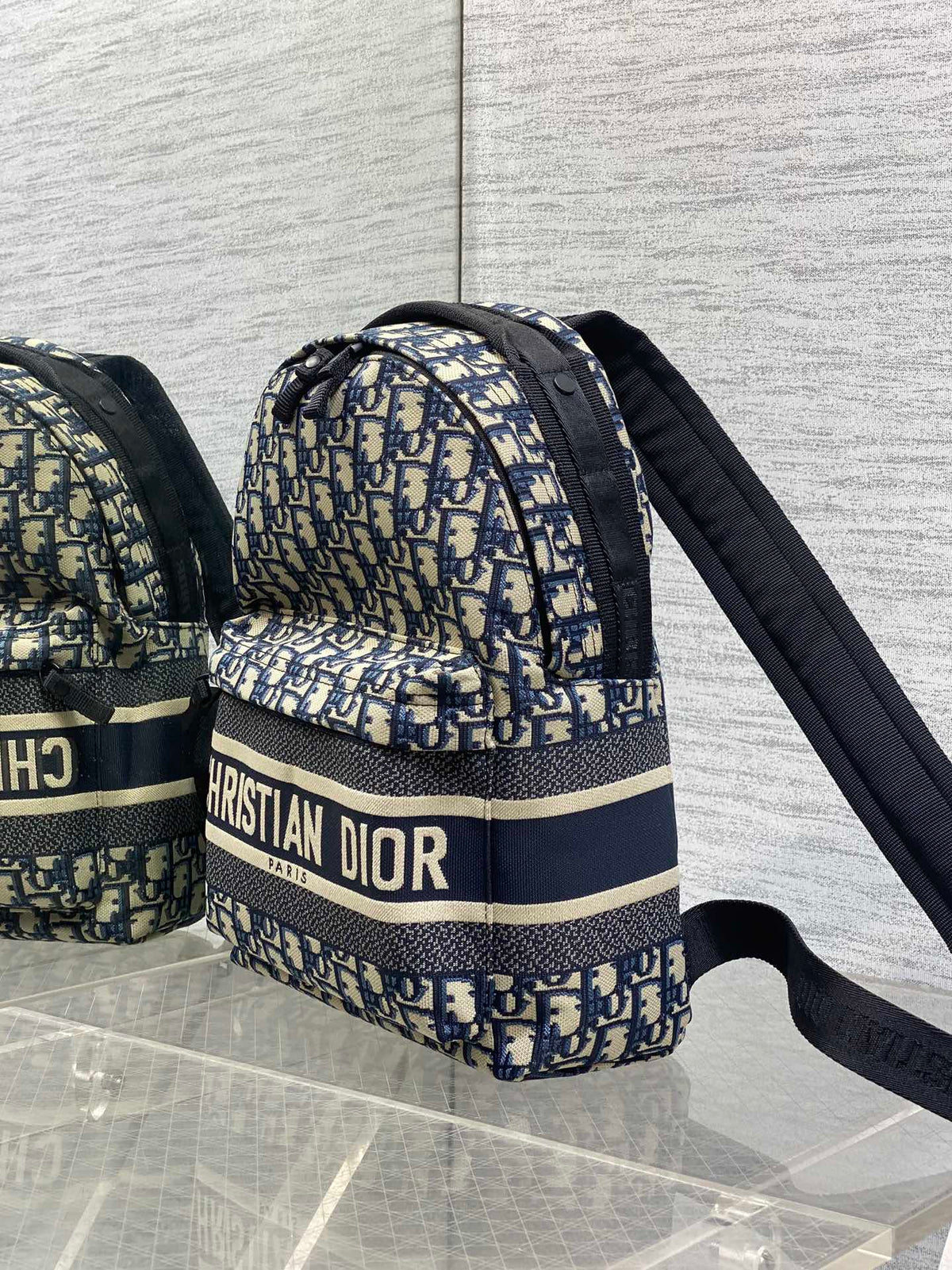 DIOR 25S TRAVEL BACKPACK 31 IN BLUE CANVAS OBLIQUE JACQUARD