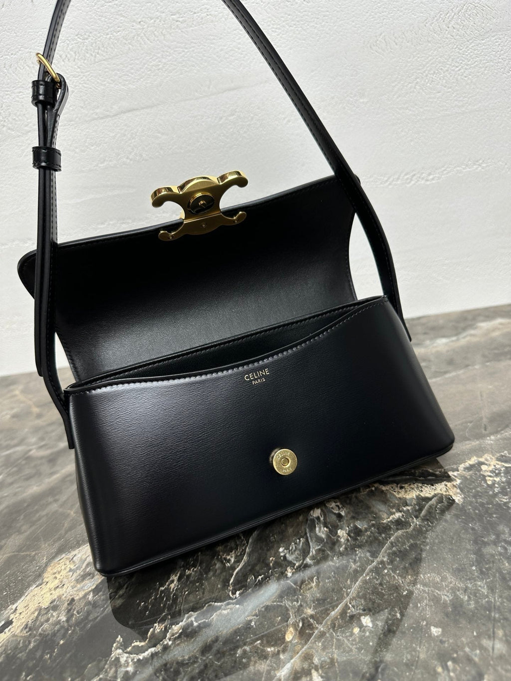CELINE 25S TRIOMPHE BAG 24 IN BLACK SHINY CALFSKIN