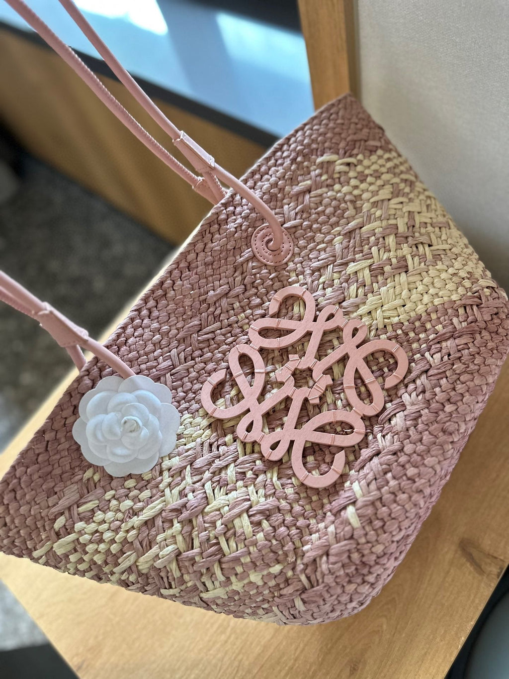 LOE SMALL ANAGRAM BASKET 28 BAG IN TURKISH ROSE IRACA PALM AND CALFSKIN