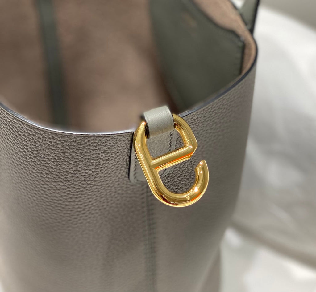 HERMES 25S IN THE LOOP 18 IN ETOUPE CALFSKIN GOLD HARDWARE