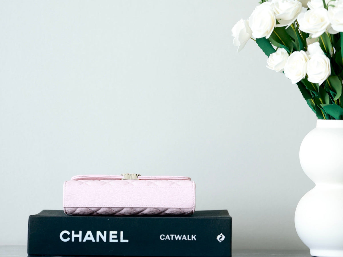 CHANEL 25S KELLY IN PASTEL PINK LAMBSKIN WITH GOLD HARDWARE