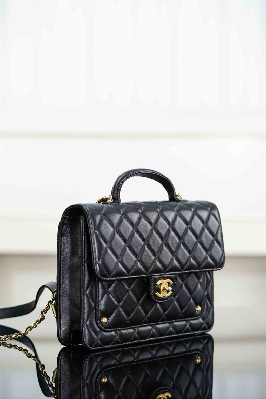CHANEL 25S TOP HANDLE FLAP 23 CM IN BLACK LAMBSKIN WITH GOLD HARDWARE