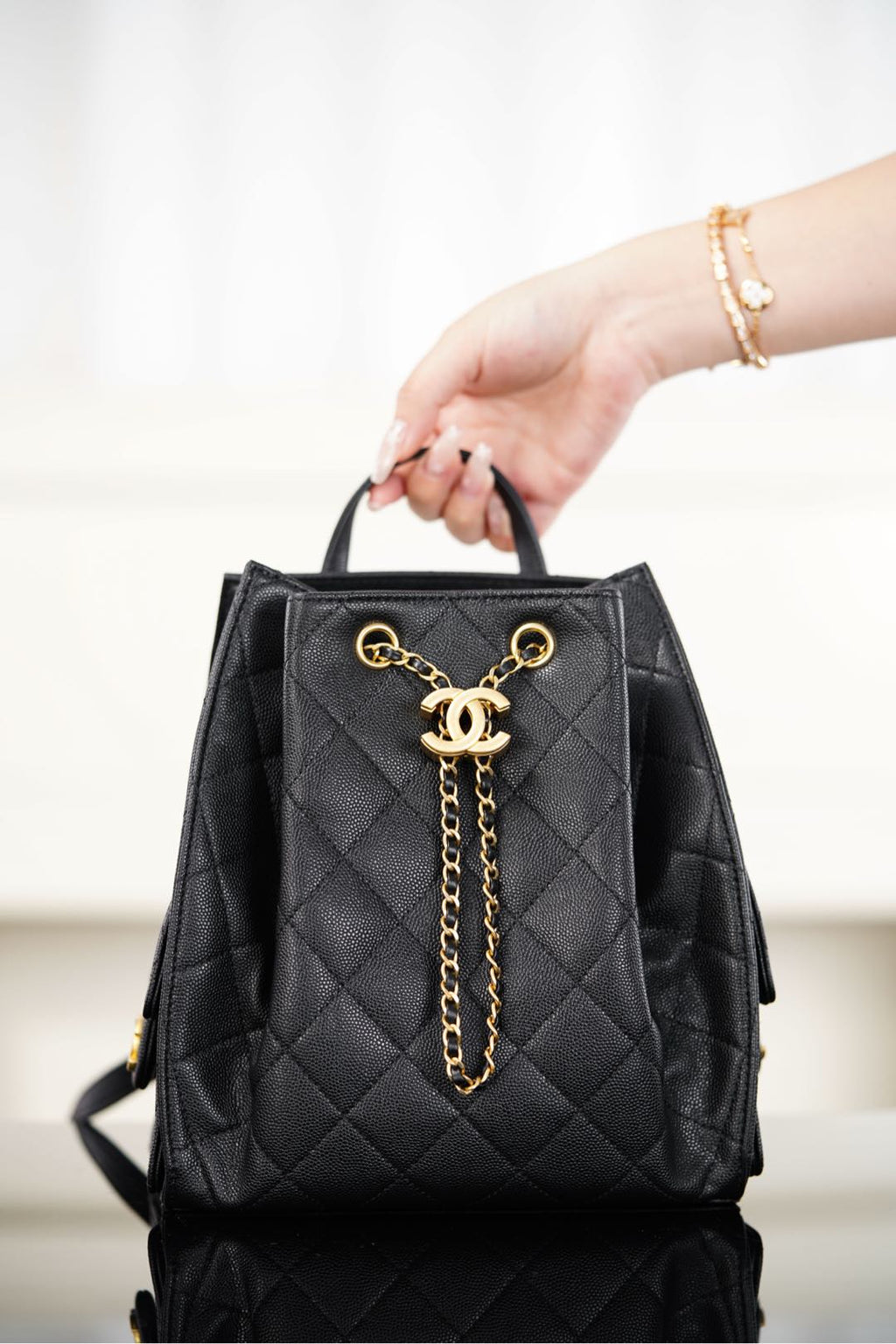 CHANEL 25S GRABRIELLE 23 CM IN BLACK LAMBSKIN WITH GOLD HARDWARE