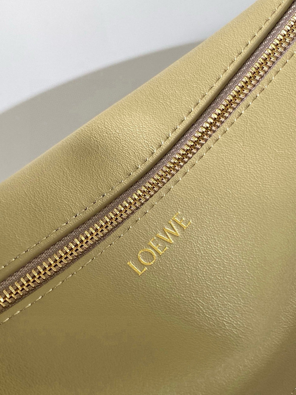 LOEWE 25S PUZZLE FOLD BAG 23 IN DARK BEIGE CALFSKIN